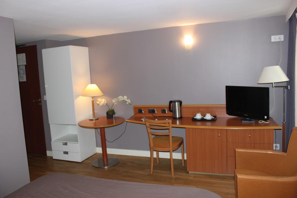 Hotel Metropolitain Paris Quarto foto